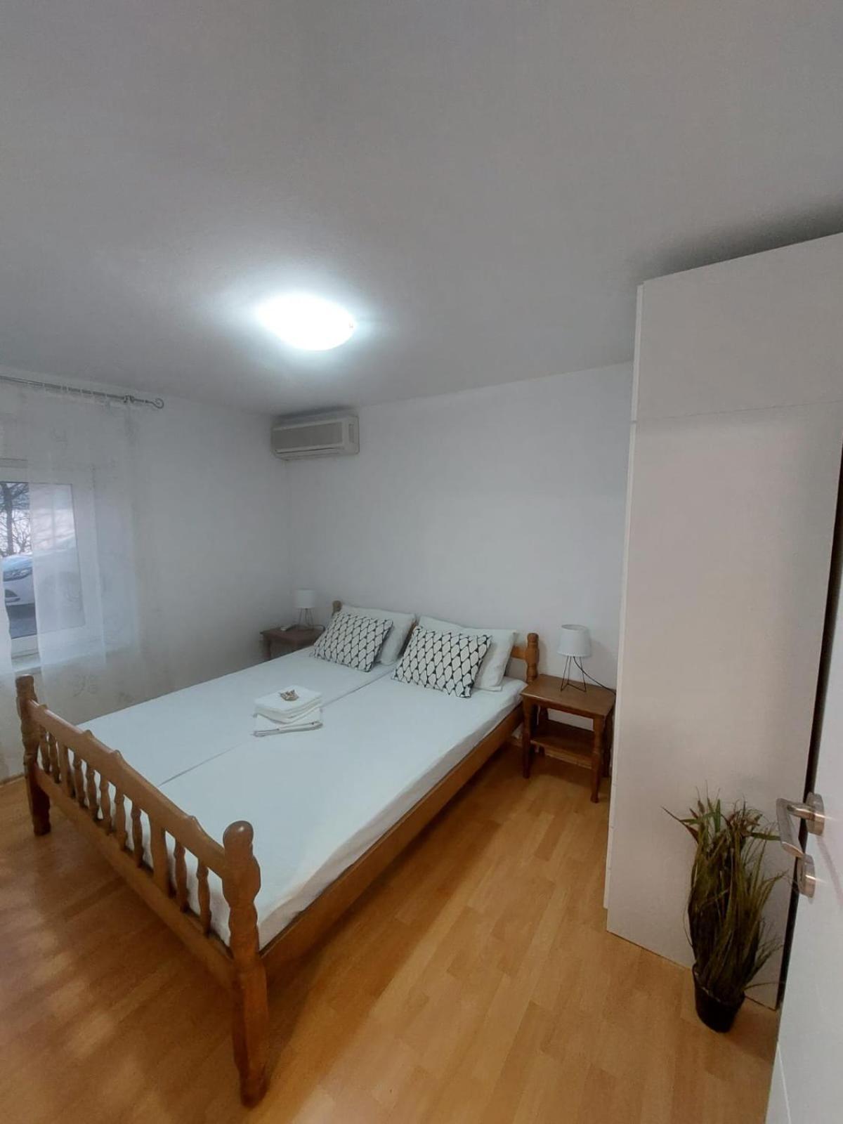Apartman Luka Klenovica Exterior photo